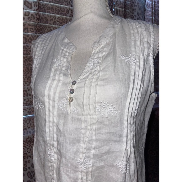 Women’s White Saint Tropez West Tank Top 🤍 - Picture 12 of 17